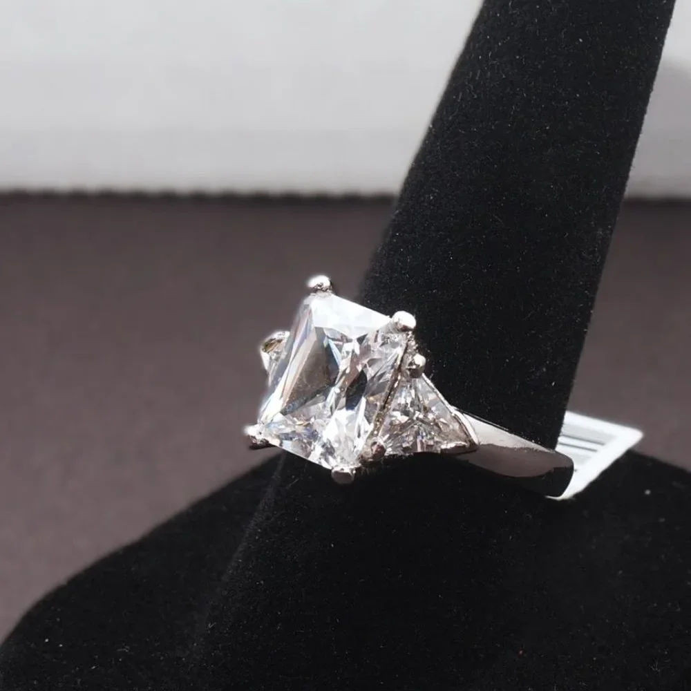 Huge 3ctw Diamond Engagement Ring 2ctw Emerald Center & 1ctw Trilliant Sides - Picture 3 of 5